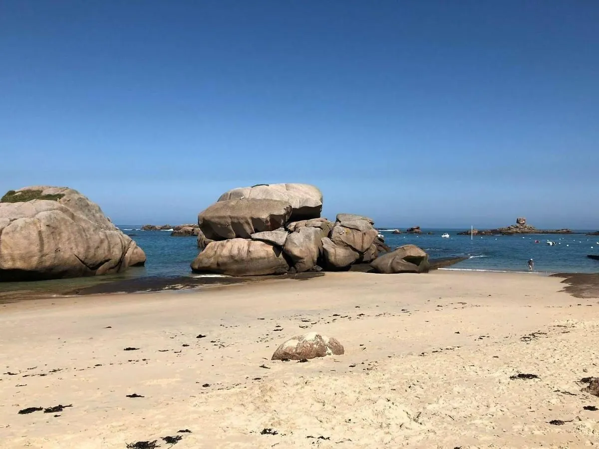 Appartement 3* Renove, 1 Chambre, Wifi, A 200M Plage De Tregastel, Centre, Velos Electriques Offerts - Fr-1-368-229