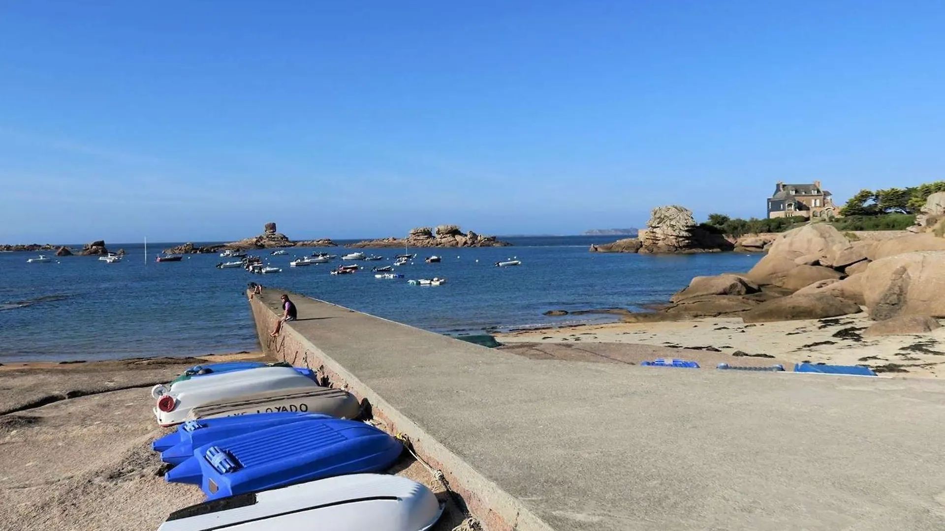 Appartement 3* Renove, 1 Chambre, Wifi, A 200M Plage De Tregastel, Centre, Velos Electriques Offerts - Fr-1-368-229 0*,